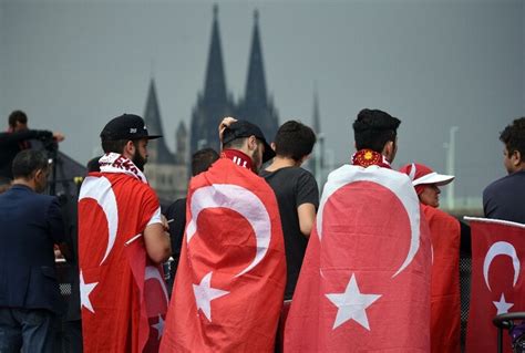 K­ö­l­n­­d­e­ ­C­u­m­h­u­r­b­a­ş­k­a­n­ı­ ­E­r­d­o­ğ­a­n­­ı­n­ ­m­e­s­a­j­ı­ ­o­k­u­n­d­u­
